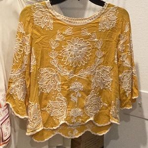 Brand new Solitaire short top with embroidery